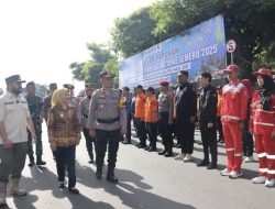 Hadiri Apel Persiapan, Bu Nyai Latifah Tegaskan Komitmennya untuk Laksanakan Operasi Ketupat Semeru dengan Aman