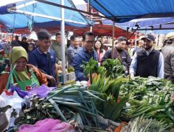 Didampingi Wawali, Wali Kota Batu Sidak Pasar Menjelang Idul Fitri 2025
