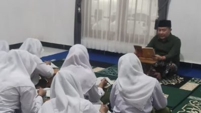 Hadiri Kajian Rutin Ponpes, Gus Mahrus Sebut, Santri Mampu Menjadi Pemimpin Bangsa