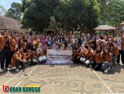 Mahasiswa KKN UNIKAMA Latih Warga Tajinan Olah Minyak Jelantah Jadi Lilin Aromaterapi