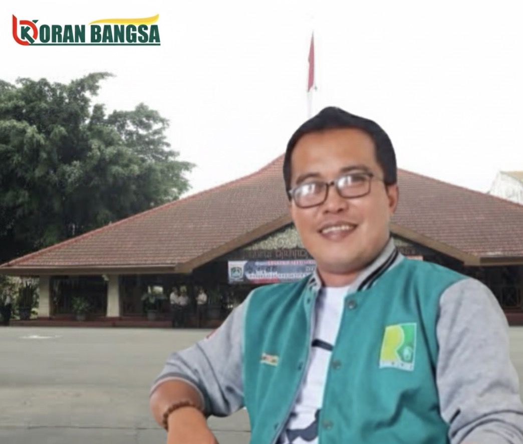 HUSNUL HAKIM, Sy, MH, — Dekan FISIP UNIRA Malang dan Pemerhati Kebijakan Publik