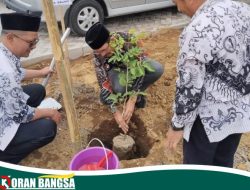 HUT ke-80 PGRI dan Hari Guru Nasional, Abah Satar Ajak Guru Jadi Teladan Pelestarian Lingkungan Lewat Gerakan Tanam Pohon