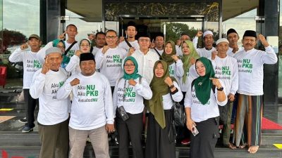 Pasca Mujahadah Kubro Harlah 1 Abad NU, PKB Kabupaten Malang Turunkan “Pasukan Semut” Bersihkan Stadion Gajayana