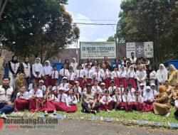 Pemdes Toyomarto Bersama Mahasiswa KKN-T UNIRA Kenalkan Wayang Suket kepada Pelajar SD