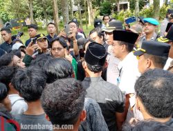Demo Pendidikan di Kantor Bupati Malang Berujung Ricuh, BEM Ancam Aksi Lebih Besar