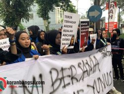Mahasiswa PMII Kabupaten Malang Gelar Aksi di DPRD dan Aksi Teatrikal di Kodim 0818