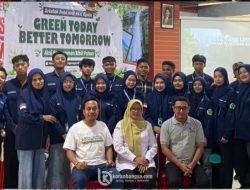 HMP Ilmu Pemerintahan UNIRA Malang Gelar Sekolah Desa dan Penanaman Pohon di Desa Sumberdem