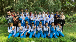 15 Siswa SMK Diponegoro Tumpang Pelajari Sejarah Lokal Melalui Studi Tour ke Situs Petirtaan Desa Ngawonggo